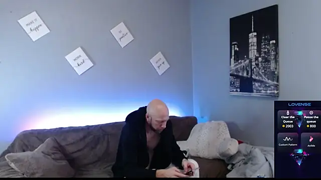 MaxRouger online show from October 28, 2025, 9:13 am