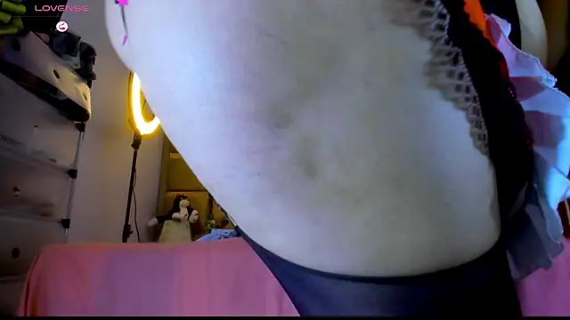 ashelydainii online show from March 13, 2026, 9:54 pm