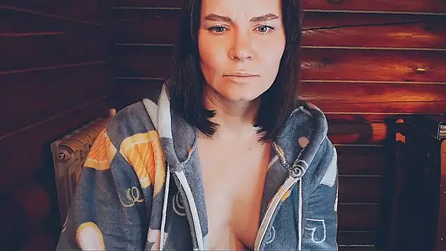 Snapshot of Platina_Fox chatting on November 19, 2025, 2:00 am Platina Fox online show from November 19, 2025, 2:00 am