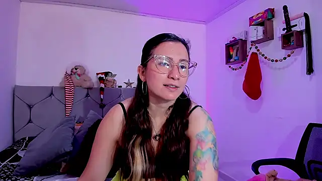 vanessabrown  online show from December 22, 2025, 2:47 pm