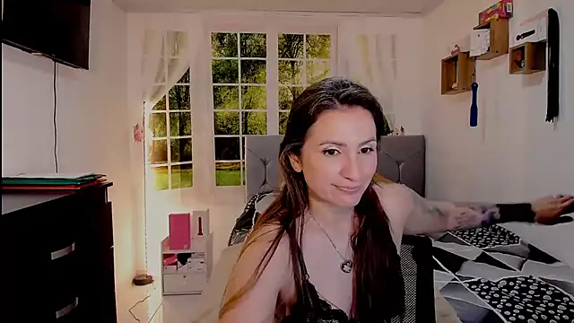 Snapshot of vanessabrown_ chatting on July 2, 2026, 2:34 pm vanessabrown online show from July 2, 2026, 2:34 pm