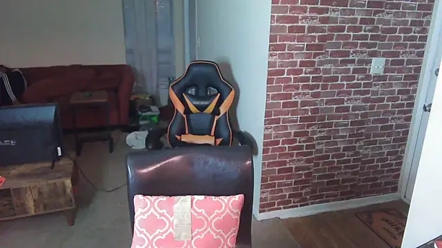 EntitledMistress online show from December 18, 2024, 10:35 pm