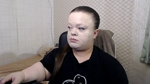 Janiffer MiMi online show from May 7, 2026, 6:13 pm