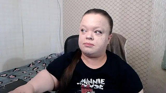 Janiffer MiMi online show from May 11, 2026, 4:04 pm