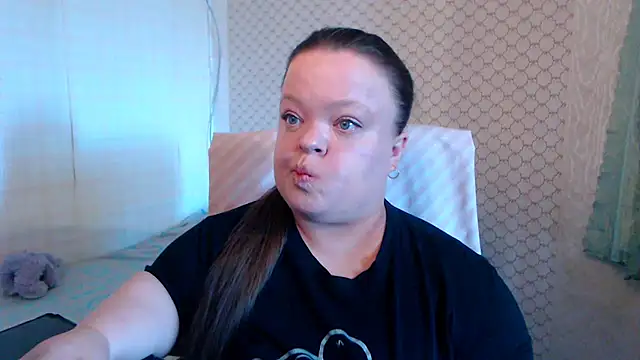 Janiffer MiMi online show from June 19, 2026, 9:24 am