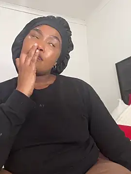 Snapshot of BADFATASS85 chatting on March 22, 2025, 12:35 pm BADFATASS85 online show from March 22, 2025, 12:35 pm