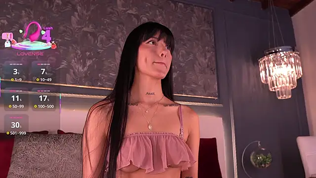 evamoretti online show from September 15, 2025, 11:38 pm