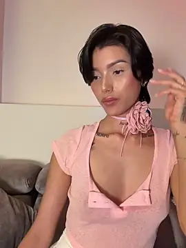 evamoretti online show from May 3, 2026, 11:33 pm