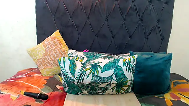 Snapshot of AvaOcean chatting on October 14, 2025, 9:59 pm AvaOcean online show from October 14, 2025, 9:59 pm