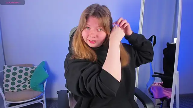 Snapshot of Vivian_cutie chatting on February 5, 2025, 3:31 pm Vivian cutie online show from February 5, 2025, 3:31 pm