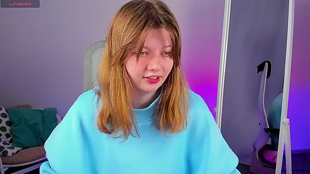 Snapshot of Vivian_cutie chatting on March 5, 2025, 3:29 pm Vivian cutie online show from March 5, 2025, 3:29 pm