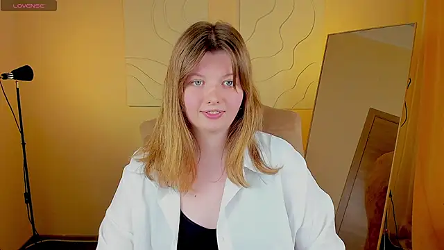 Snapshot of Vivian_cutie chatting on March 13, 2025, 3:28 pm Vivian cutie online show from March 13, 2025, 3:28 pm