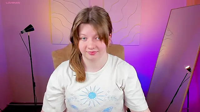 Snapshot of Vivian_cutie chatting on March 18, 2025, 3:31 pm Vivian cutie online show from March 18, 2025, 3:31 pm