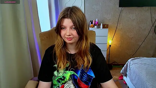 Snapshot of Vivian_cutie chatting on September 17, 2025, 1:35 pm Vivian cutie online show from September 17, 2025, 1:35 pm