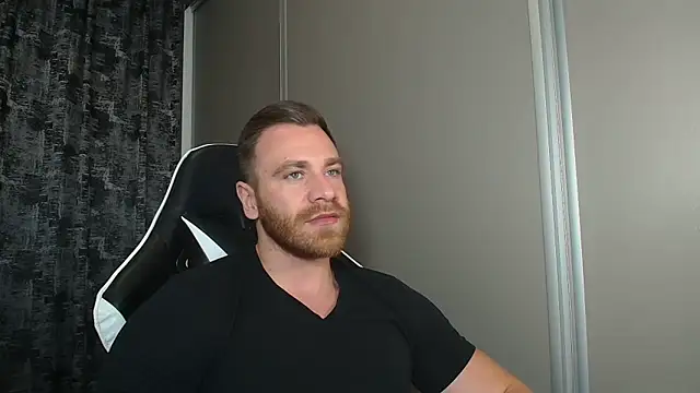 Thori92 online show from June 15, 2026, 2:08 pm