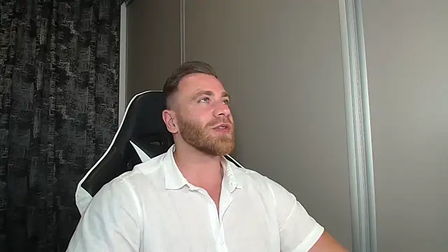 Thori92 online show from June 21, 2026, 7:27 pm