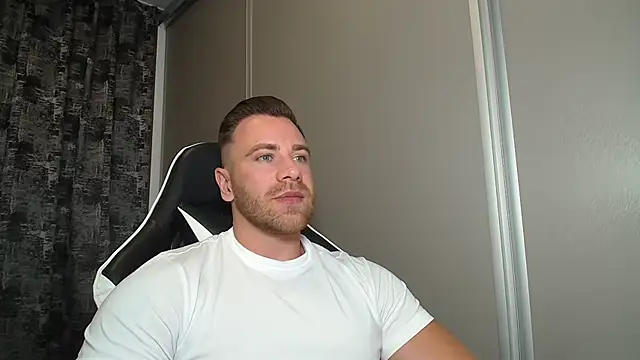 Thori92 online show from July 28, 2026, 6:07 pm