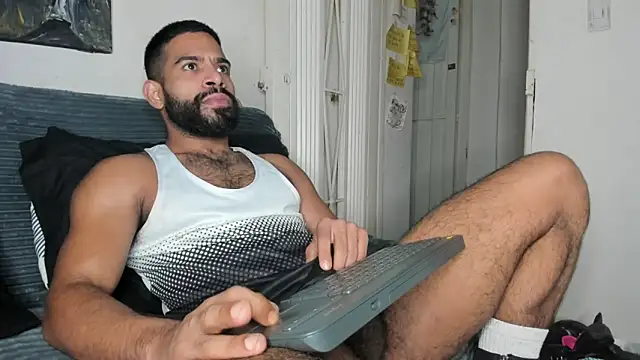 sweatyhairypig23 online show from February 8, 2026, 4:05 am