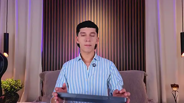 JacoboSwam online show from July 22, 2026, 10:18 am