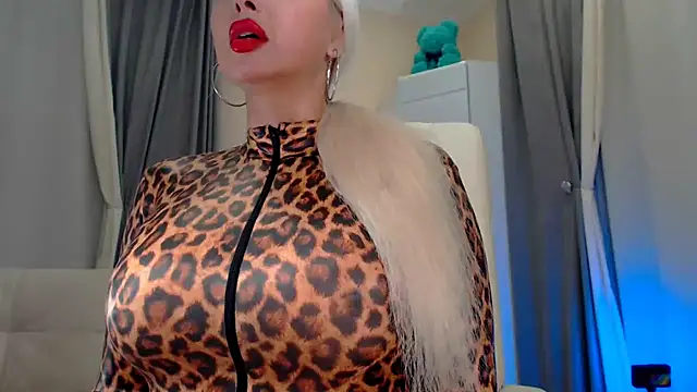 Snapshot of Tremendous_blondie chatting on February 4, 2025, 6:36 am Tremendous blondie online show from February 4, 2025, 6:36 am