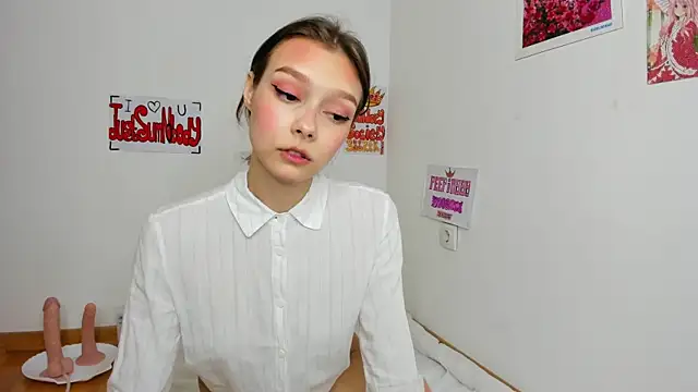 Snapshot of Michelle_Melnss chatting on July 15, 2026, 2:33 pm Michelle Melnss online show from July 15, 2026, 2:33 pm