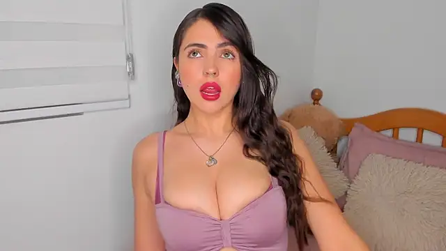 Snapshot of llanna_ chatting on December 14, 2024, 4:34 am llanna online show from December 14, 2024, 4:34 am