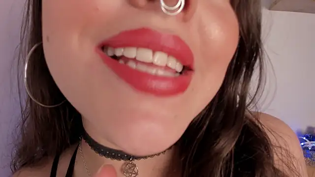 llanna  online show from October 15, 2025, 6:46 am