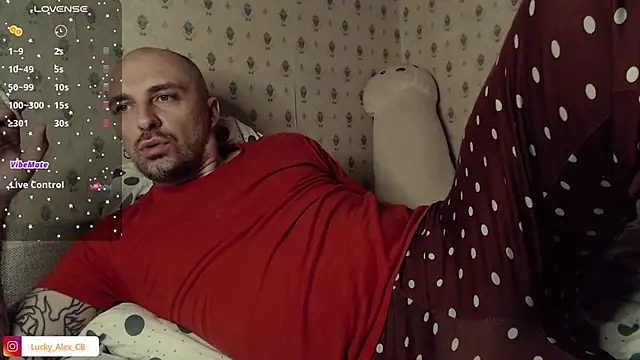 Snapshot of LuckyAlexx chatting on December 25, 2024, 4:12 am LuckyAlexx online show from December 25, 2024, 4:12 am