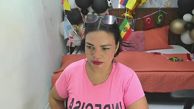 Snapshot of Cloe_35 chatting on July 10, 2026, 8:00 pm Cloe 35 online show from July 10, 2026, 8:00 pm