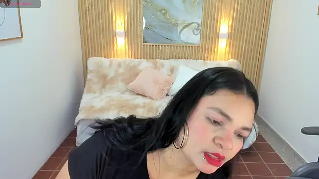 Snapshot of Cloe_35 chatting on August 1, 2026, 8:08 pm Cloe 35 online show from August 1, 2026, 8:08 pm