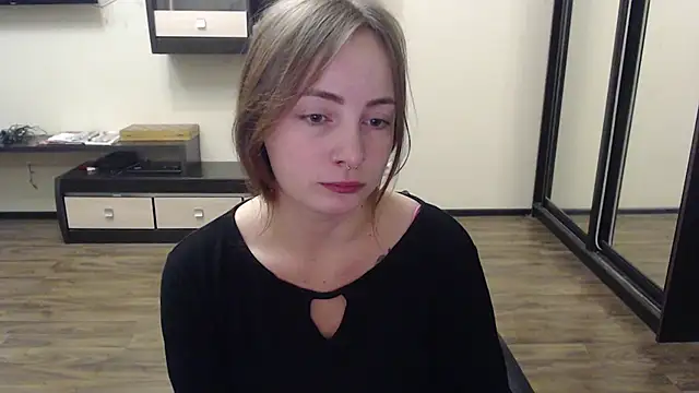 Snapshot of Laralianna chatting on December 1, 2024, 6:30 pm Laralianna online show from December 1, 2024, 6:30 pm