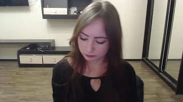 Snapshot of Laralianna chatting on December 11, 2024, 7:25 pm Laralianna online show from December 11, 2024, 7:25 pm