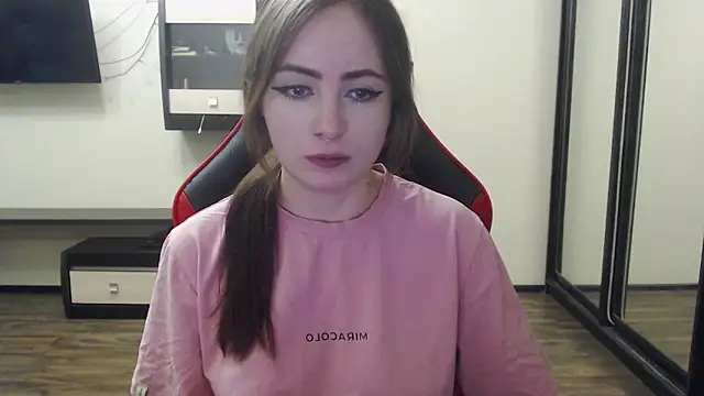 Snapshot of Laralianna chatting on December 25, 2024, 1:30 pm Laralianna online show from December 25, 2024, 1:30 pm