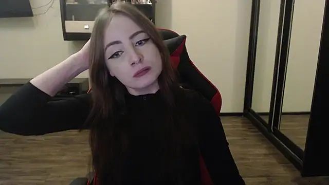 Snapshot of Laralianna chatting on January 4, 2025, 10:34 pm Laralianna online show from January 4, 2025, 10:34 pm