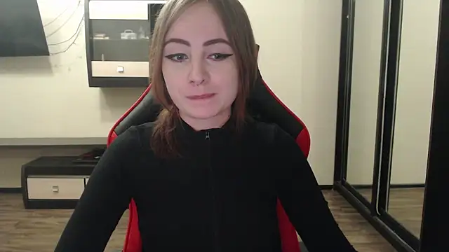 Snapshot of Laralianna chatting on January 10, 2025, 11:08 pm Laralianna online show from January 10, 2025, 11:08 pm