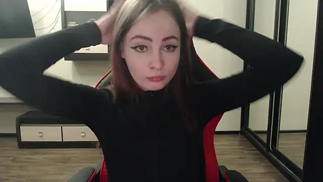 Snapshot of Laralianna chatting on January 11, 2025, 5:20 am Laralianna online show from January 11, 2025, 5:20 am