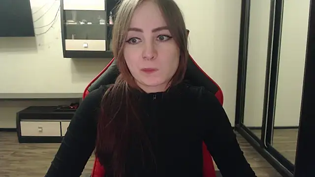 Snapshot of Laralianna chatting on February 20, 2025, 8:47 pm Laralianna online show from February 20, 2025, 8:47 pm