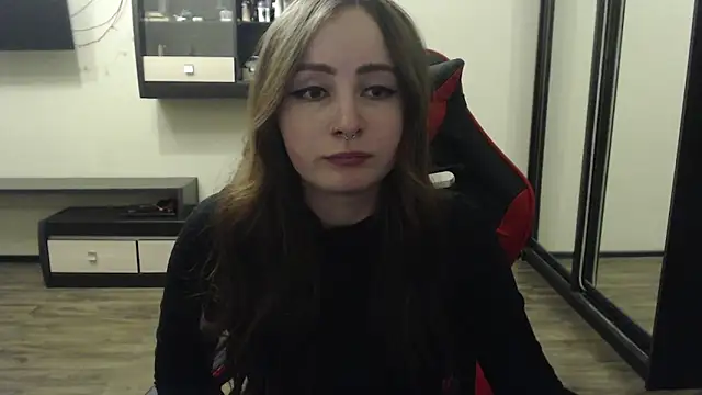 Snapshot of Laralianna chatting on February 21, 2025, 7:43 pm Laralianna online show from February 21, 2025, 7:43 pm