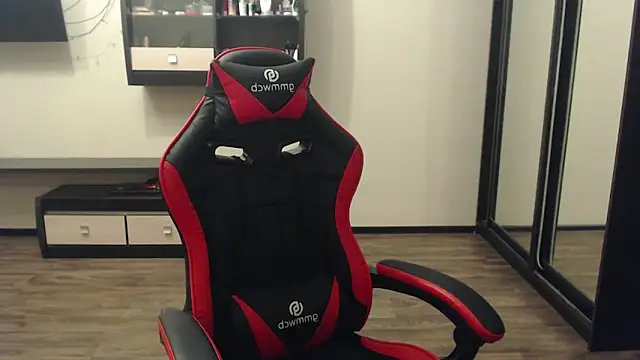 Snapshot of Laralianna chatting on March 1, 2025, 5:16 pm Laralianna online show from March 1, 2025, 5:16 pm