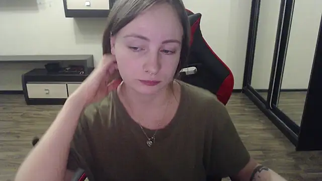 Snapshot of Laralianna chatting on March 18, 2025, 2:48 pm Laralianna online show from March 18, 2025, 2:48 pm