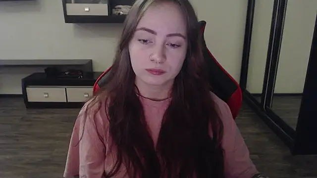 Snapshot of Laralianna chatting on March 19, 2025, 8:45 am Laralianna online show from March 19, 2025, 8:45 am