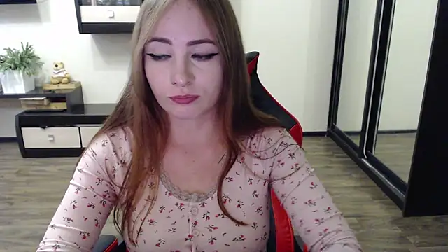 Snapshot of Laralianna chatting on September 19, 2025, 1:34 pm Laralianna online show from September 19, 2025, 1:34 pm