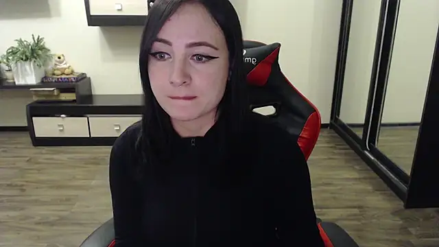 Snapshot of Laralianna chatting on September 24, 2025, 1:58 pm Laralianna online show from September 24, 2025, 1:58 pm