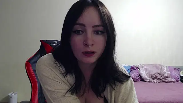 Snapshot of Laralianna chatting on October 24, 2025, 6:37 pm Laralianna online show from October 24, 2025, 6:37 pm