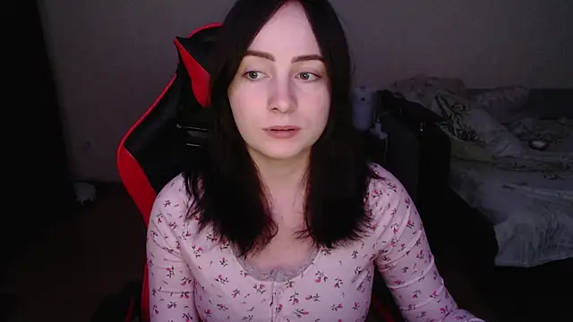 Snapshot of Laralianna chatting on November 1, 2025, 5:48 pm Laralianna online show from November 1, 2025, 5:48 pm