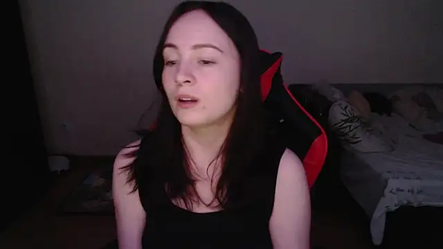 Snapshot of Laralianna chatting on November 11, 2025, 8:42 pm Laralianna online show from November 11, 2025, 8:42 pm