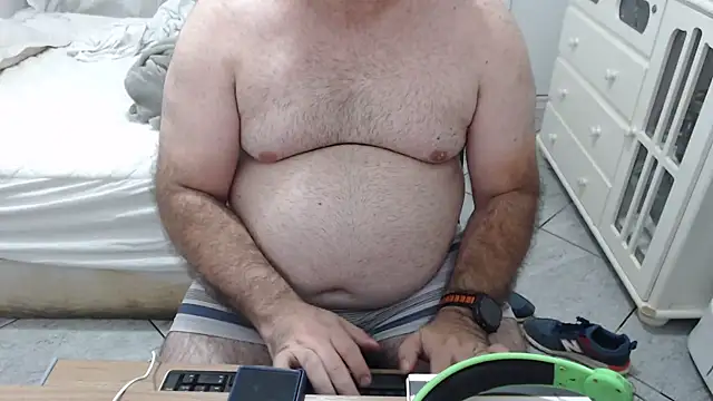 MysterBearMG online show from October 6, 2025, 11:13 pm