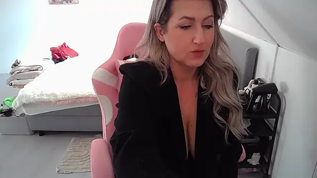 TessToy online show from March 2, 2025, 3:05 pm