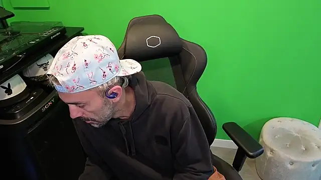 kuruptxxx live online show from November 12, 2025, 5:57 pm