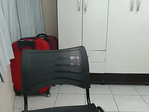 vaholiver online show from February 12, 2026, 6:25 pm